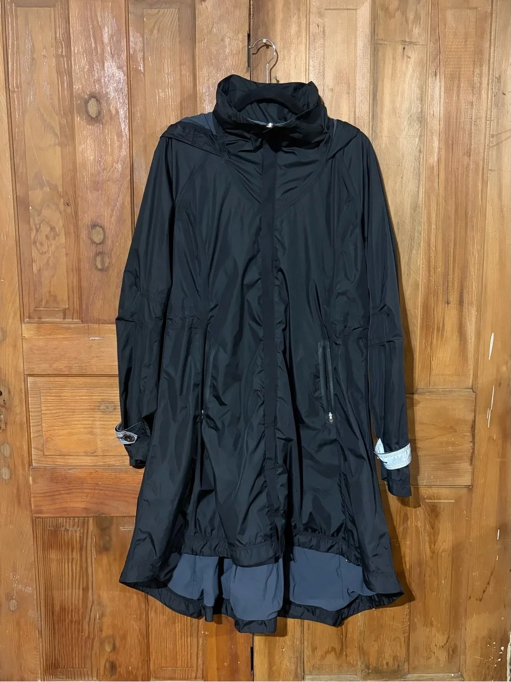 Lululemon – Ride On Rain Jacket – Water Resistant Reflective Black Coal – Sz. 12